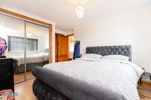 Bedroom- click for photo gallery